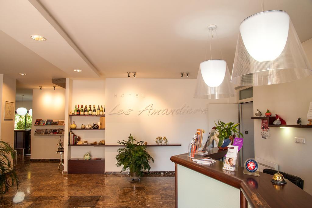 Hotel Les Amandiers Турнон-сюр-Рон Екстер'єр фото